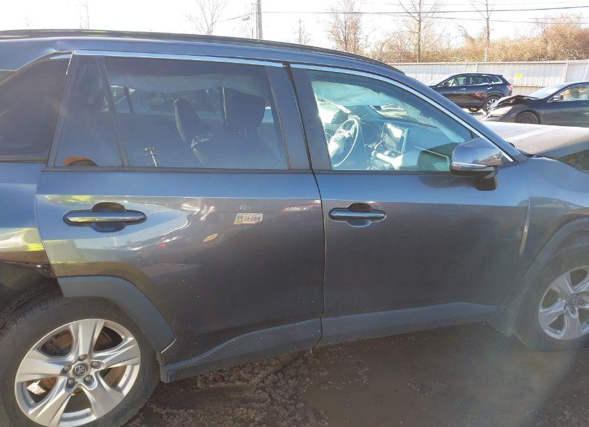 Photo 12 of 2021 Toyota Rav4 XLE (VIN 2T3P1RFVXMC147254)