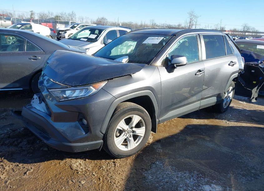 Photo 2 of 2021 Toyota Rav4 XLE (VIN 2T3P1RFVXMC147254)