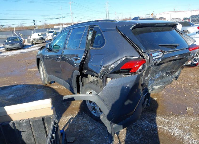 Photo 3 of 2021 Toyota Rav4 XLE (VIN 2T3P1RFVXMC147254)