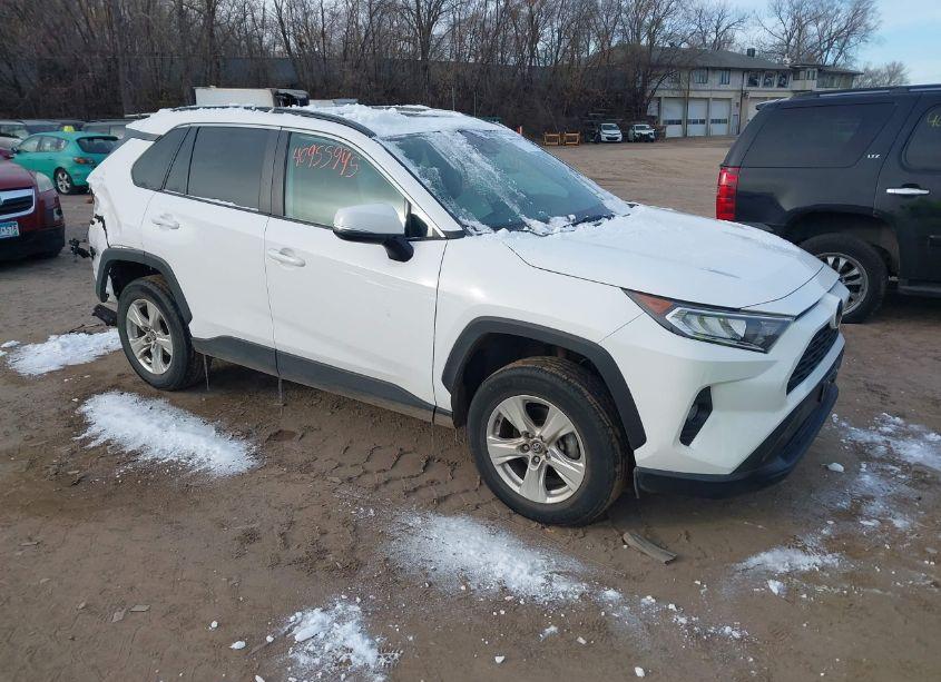 2021 Toyota Rav4 XLE (VIN 2T3P1RFVXMC159503) main photo