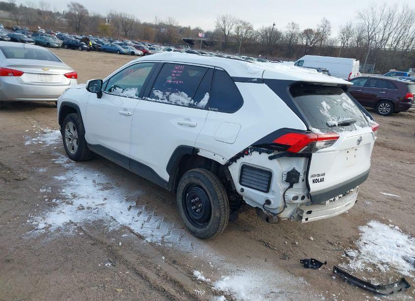 Photo 3 of 2021 Toyota Rav4 XLE (VIN 2T3P1RFVXMC159503)