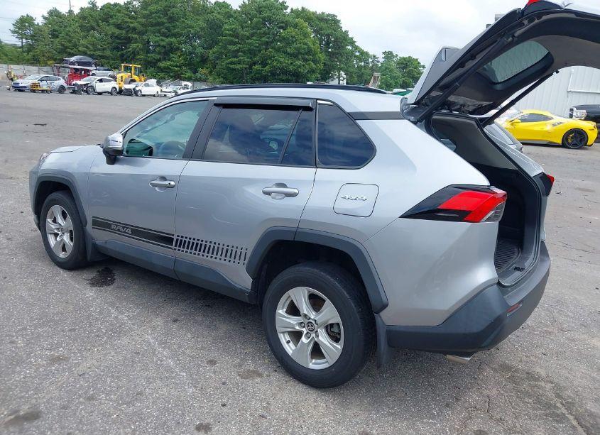 Photo 3 of 2021 Toyota Rav4 XLE (VIN 2T3P1RFVXMC202334)