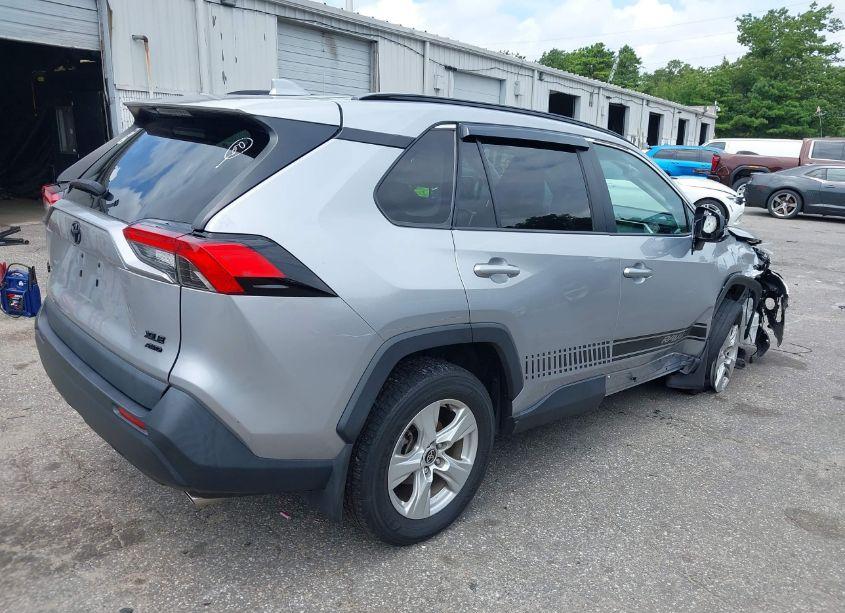Photo 4 of 2021 Toyota Rav4 XLE (VIN 2T3P1RFVXMC202334)