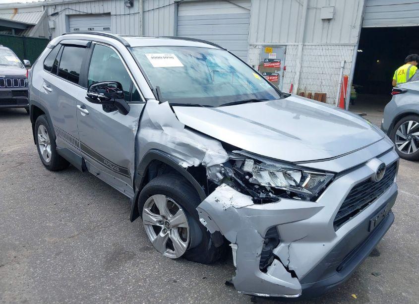 Photo 6 of 2021 Toyota Rav4 XLE (VIN 2T3P1RFVXMC202334)