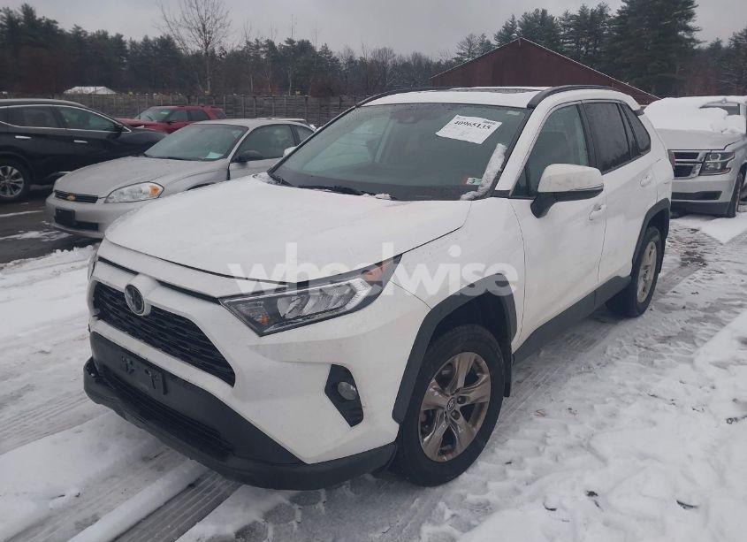 Photo 2 of 2021 Toyota Rav4 XLE (VIN 2T3P1RFVXMC230229)