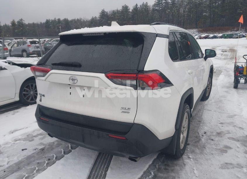 Photo 4 of 2021 Toyota Rav4 XLE (VIN 2T3P1RFVXMC230229)