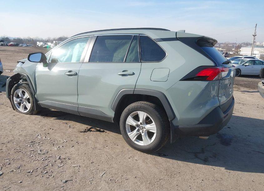 Photo 3 of 2021 Toyota Rav4 XLE (VIN 2T3P1RFVXMW183461)