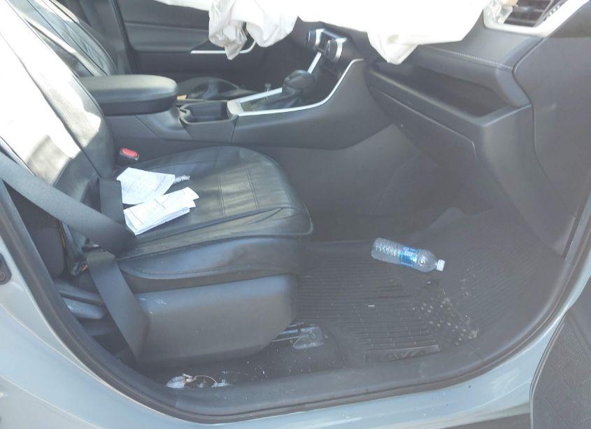 Photo 5 of 2021 Toyota Rav4 XLE (VIN 2T3P1RFVXMW183461)