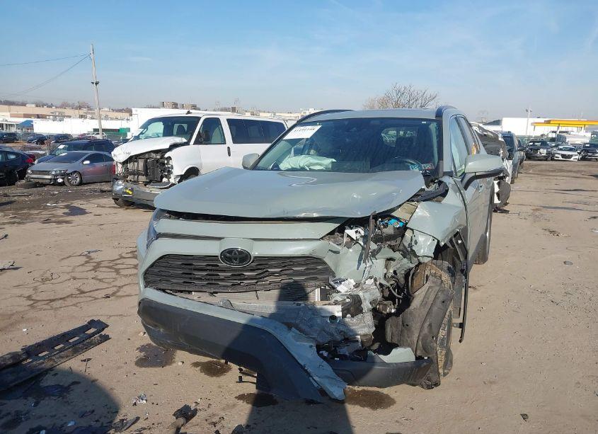 Photo 6 of 2021 Toyota Rav4 XLE (VIN 2T3P1RFVXMW183461)