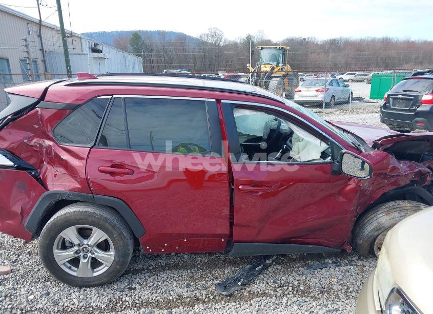 Photo 12 of 2021 Toyota Rav4 XLE (VIN 2T3P1RFVXMW216135)