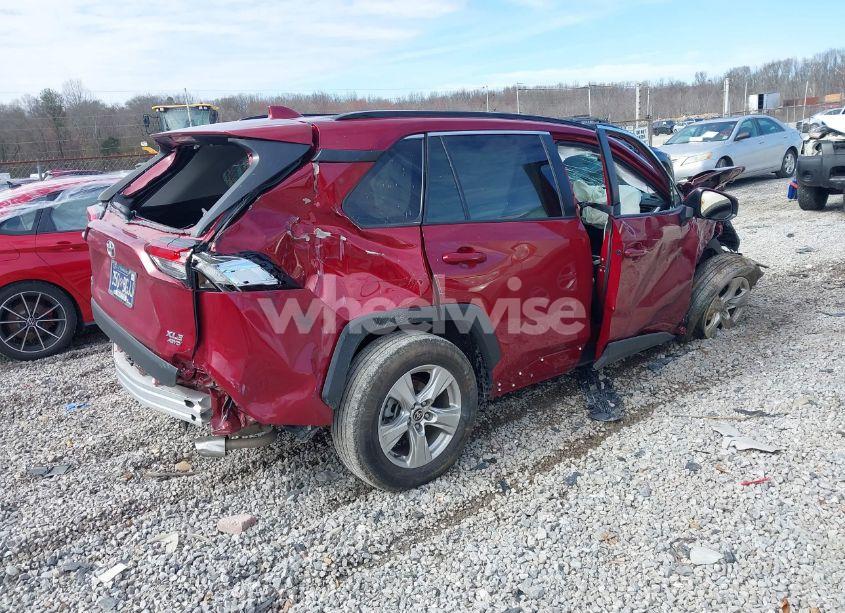 Photo 4 of 2021 Toyota Rav4 XLE (VIN 2T3P1RFVXMW216135)