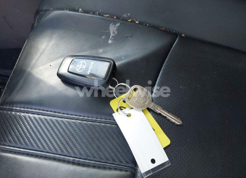 Photo 11 of 2021 Toyota Rav4 XLE (VIN 2T3P1RFVXMW238006)