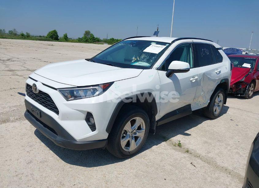 Photo 2 of 2021 Toyota Rav4 XLE (VIN 2T3P1RFVXMW238006)