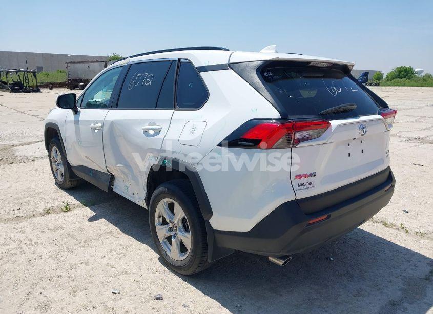 Photo 3 of 2021 Toyota Rav4 XLE (VIN 2T3P1RFVXMW238006)