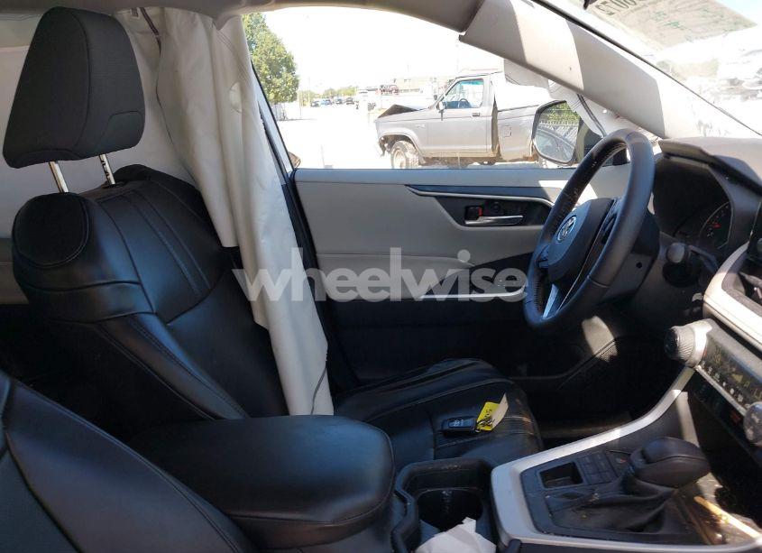 Photo 5 of 2021 Toyota Rav4 XLE (VIN 2T3P1RFVXMW238006)