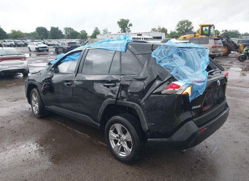 Photo 3 of 2022 Toyota Rav4 XLE (VIN 2T3P1RFVXNC306193)