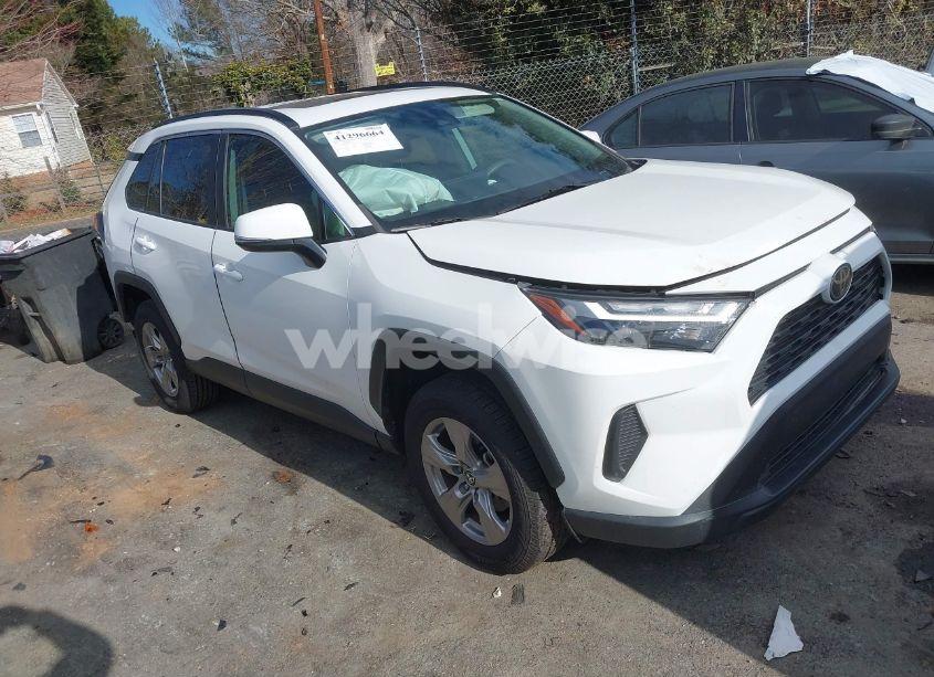 2022 Toyota Rav4 XLE (VIN 2T3P1RFVXNW262291) main photo
