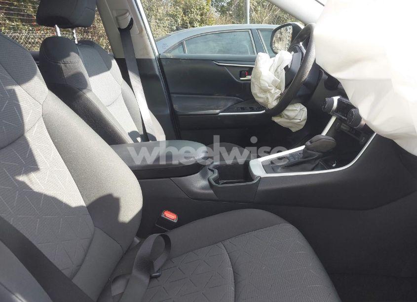 Photo 5 of 2022 Toyota Rav4 XLE (VIN 2T3P1RFVXNW262291)