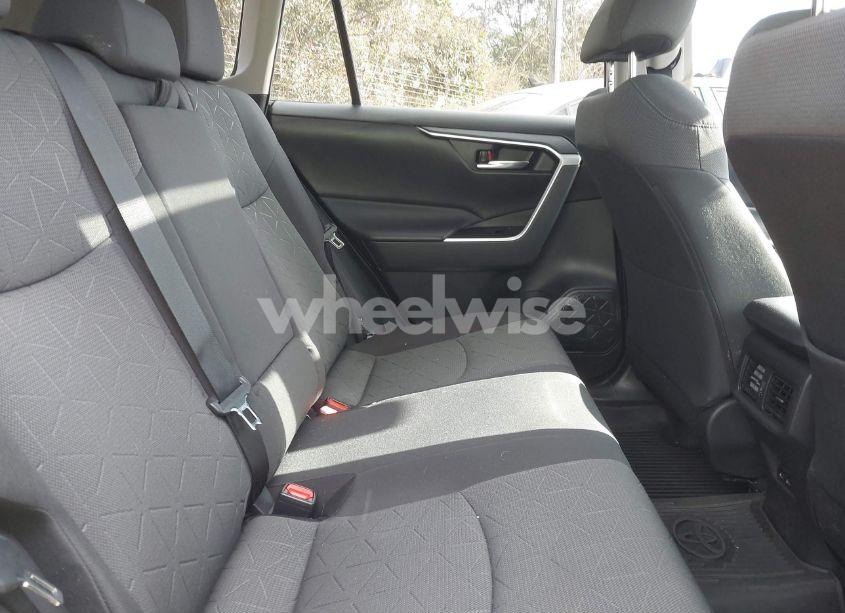 Photo 8 of 2022 Toyota Rav4 XLE (VIN 2T3P1RFVXNW262291)