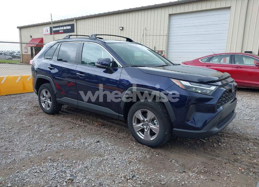 2022 Toyota Rav4 XLE (VIN 2T3P1RFVXNW278815) main photo