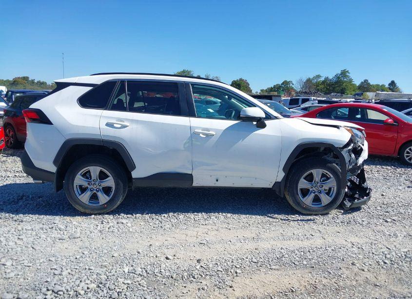 Photo 14 of 2022 Toyota Rav4 XLE (VIN 2T3P1RFVXNW328130)