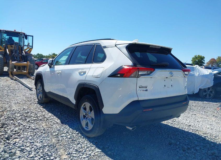 Photo 3 of 2022 Toyota Rav4 XLE (VIN 2T3P1RFVXNW328130)