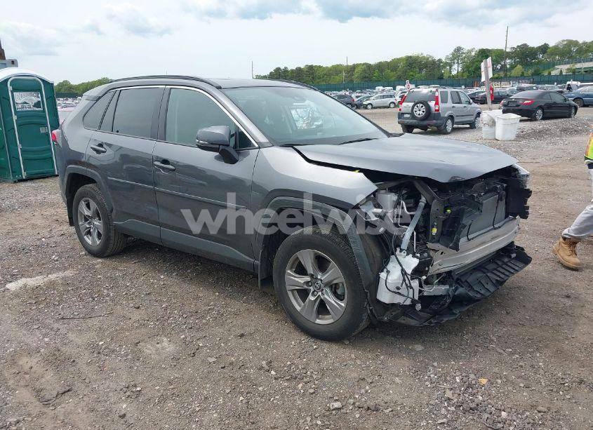 2024 Toyota Rav4 XLE (VIN 2T3P1RFVXRC398427) main photo