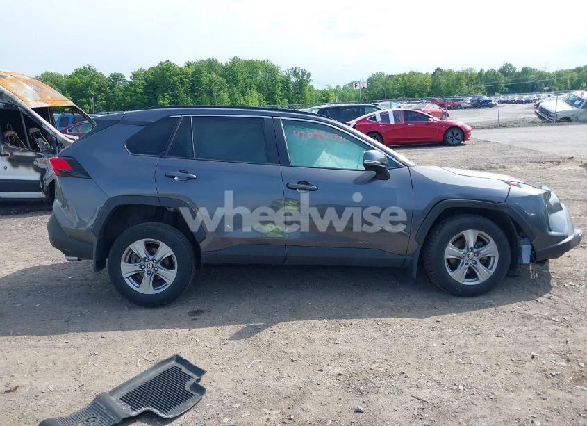 Photo 13 of 2024 Toyota Rav4 XLE (VIN 2T3P1RFVXRC442667)