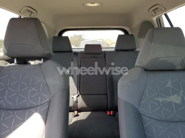 Photo 2 of 2024 TOYOTA RAV4 XLE (VIN 2T3P1RFVXRC446735)