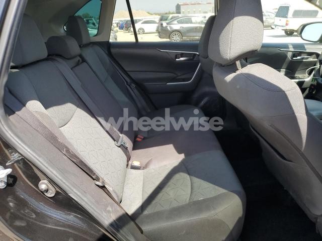 Photo 4 of 2024 TOYOTA RAV4 XLE (VIN 2T3P1RFVXRC446735)