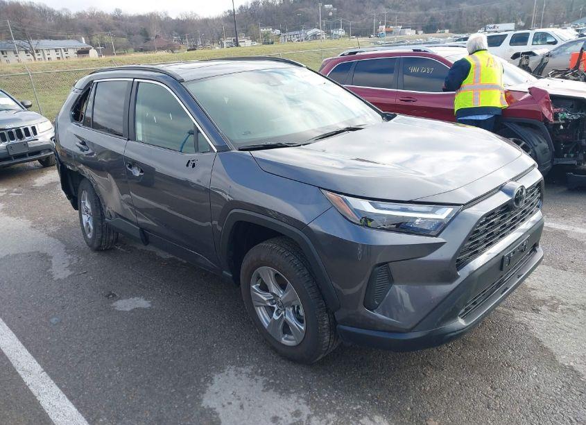 2024 Toyota Rav4 XLE (VIN 2T3P1RFVXRC471800) main photo