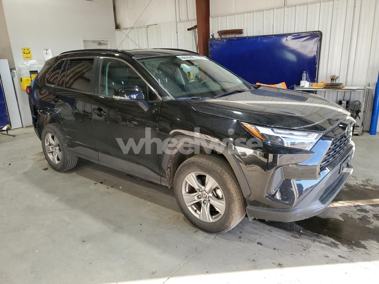 Photo 4 of 2024 TOYOTA RAV4 XLE (VIN 2T3P1RFVXRW440190)