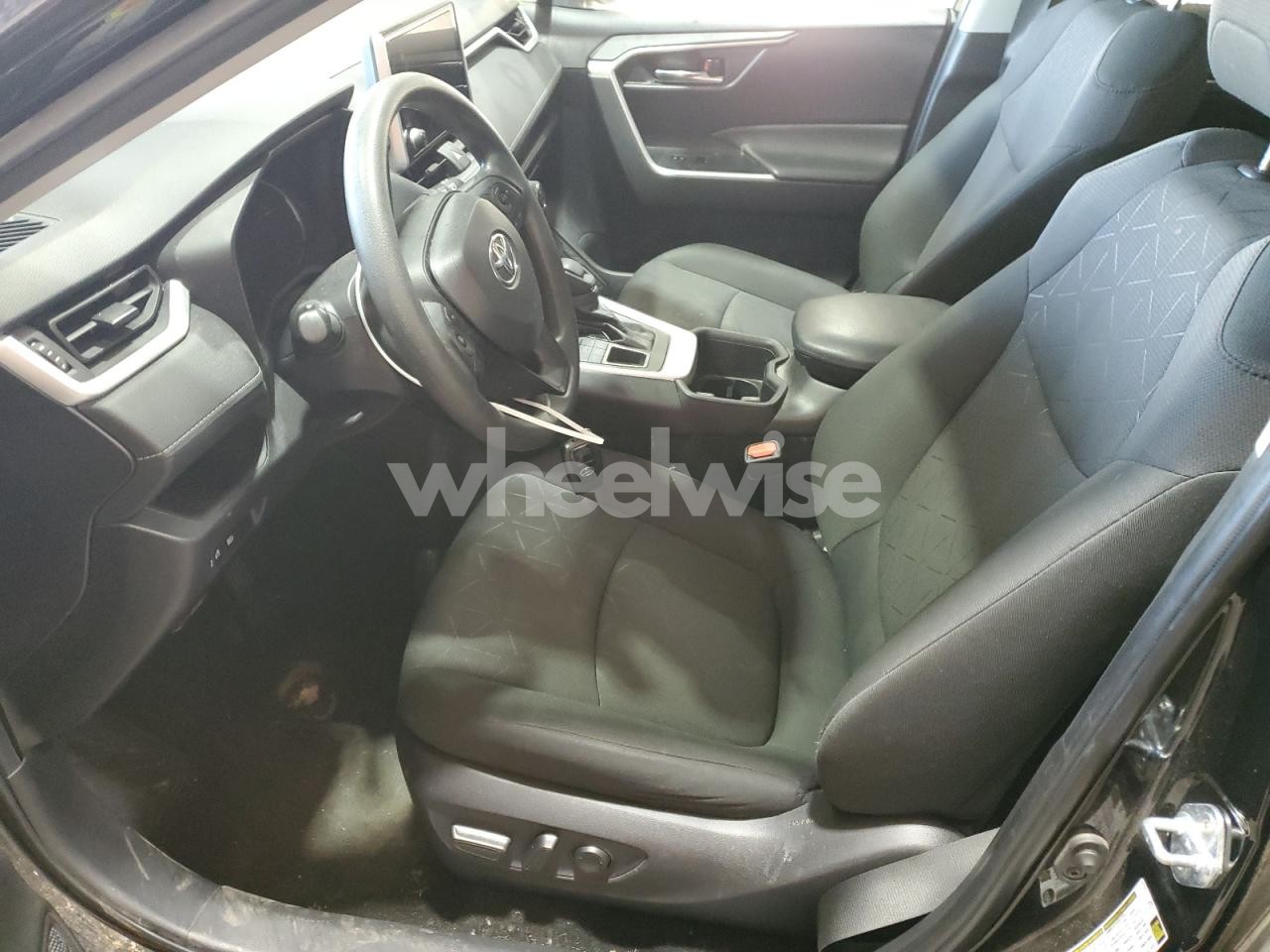 Photo 7 of 2024 TOYOTA RAV4 XLE (VIN 2T3P1RFVXRW440190)