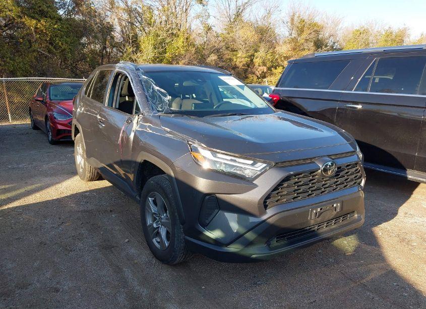 2024 Toyota Rav4 XLE (VIN 2T3P1RFVXRW473867) main photo