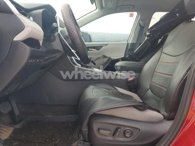 Photo 13 of 2025 TOYOTA RAV4 XLE (VIN 2T3P1RFVXSW511247)