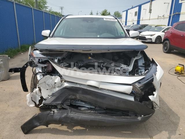 Photo 2 of 2024 TOYOTA RAV4 XLE (VIN 2T3R1RFV1RW439499)