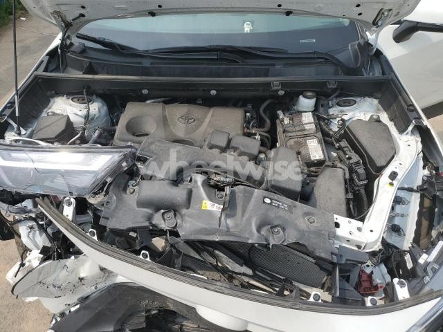 Photo 3 of 2024 TOYOTA RAV4 XLE (VIN 2T3R1RFV1RW439499)