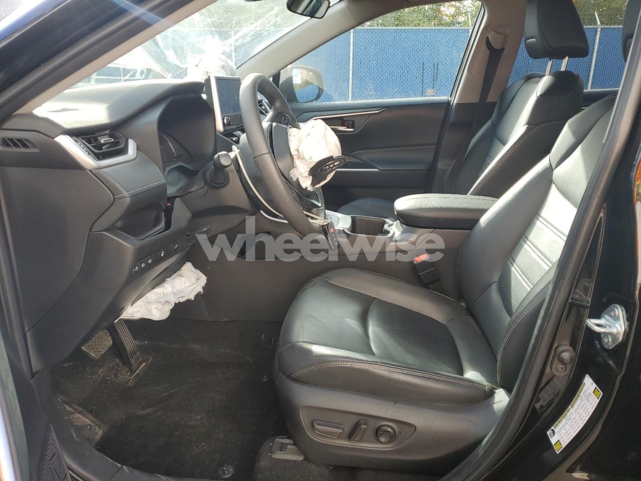 Photo 7 of 2024 TOYOTA RAV4 XLE (VIN 2T3R1RFV4RC420320)