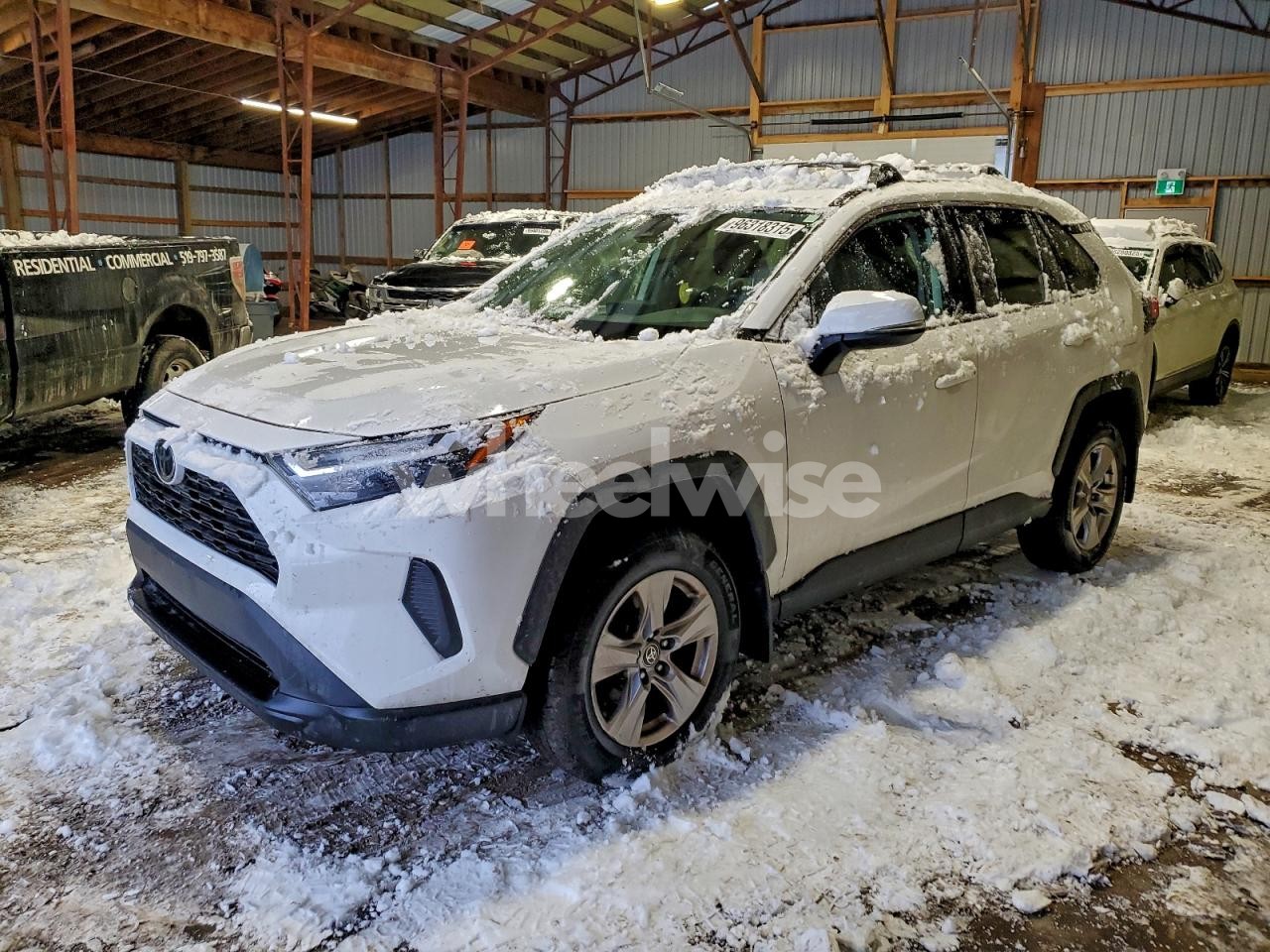 2022 TOYOTA RAV4 XLE (VIN 2T3R1RFV9NC316545) main photo
