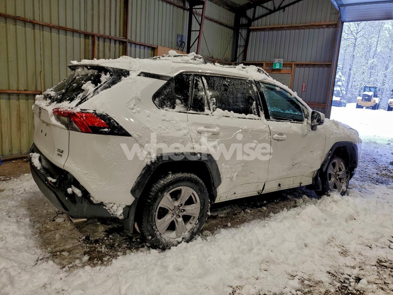 Photo 3 of 2022 TOYOTA RAV4 XLE (VIN 2T3R1RFV9NC316545)