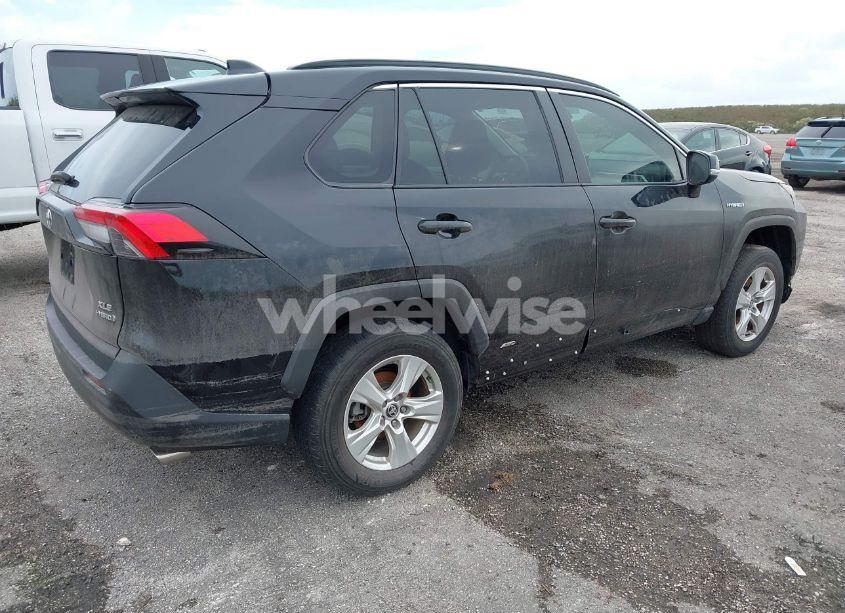 Photo 4 of 2021 Toyota Rav4 HYBRID XLE (VIN 2T3R6RFV0MW013569)
