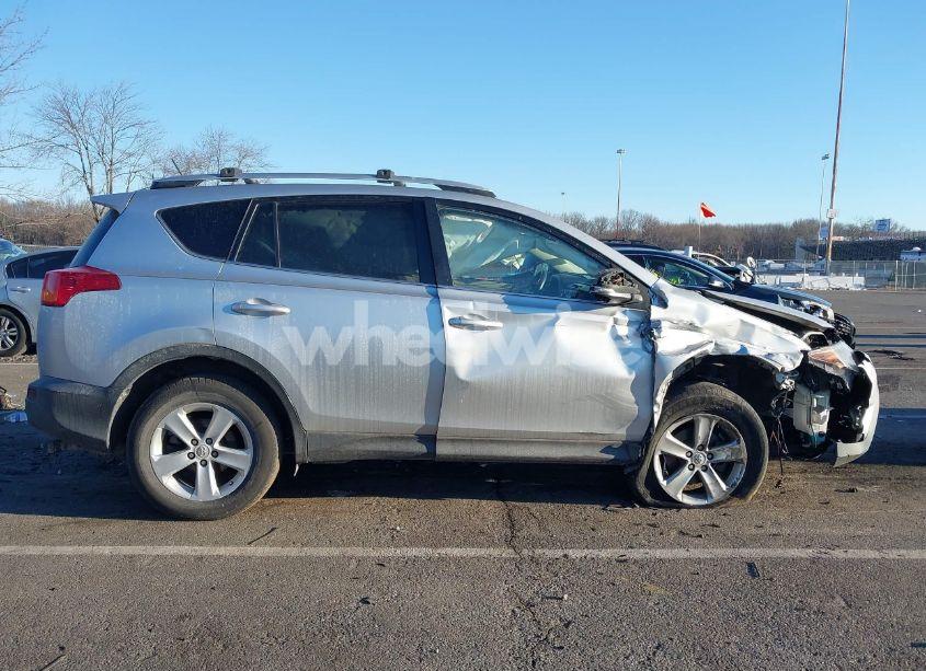 Photo 13 of 2013 Toyota Rav4 XLE (VIN 2T3RFREV0DW115729)