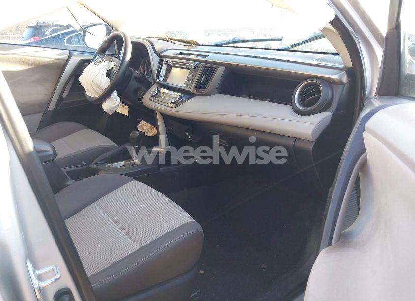 Photo 5 of 2013 Toyota Rav4 XLE (VIN 2T3RFREV0DW115729)