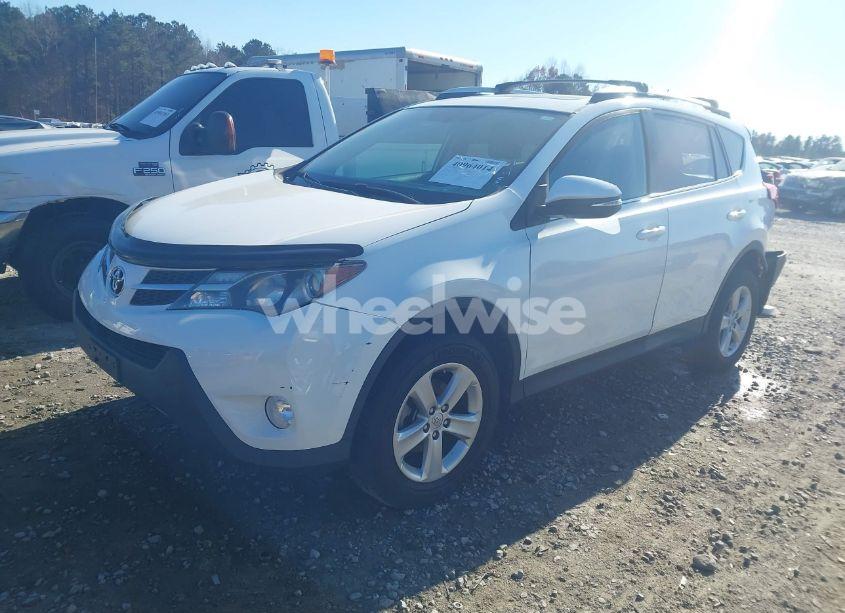 Photo 2 of 2013 Toyota Rav4 XLE (VIN 2T3RFREV0DW116993)