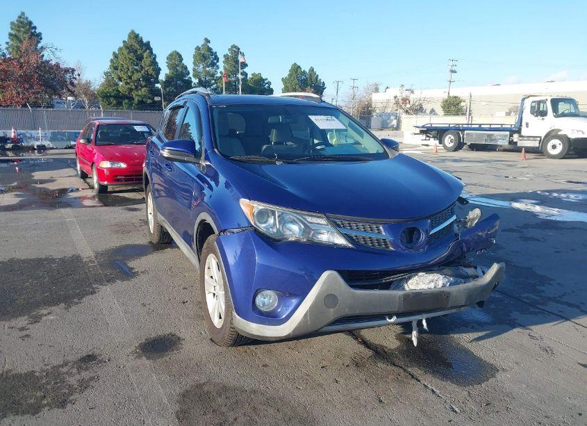 2014 Toyota Rav4 XLE (VIN 2T3RFREV0EW164866) main photo