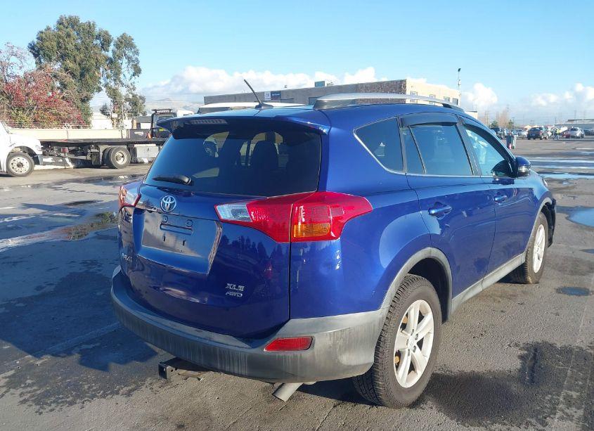 Photo 4 of 2014 Toyota Rav4 XLE (VIN 2T3RFREV0EW164866)