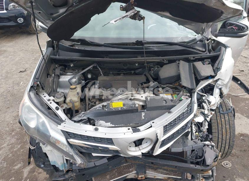 Photo 10 of 2014 Toyota Rav4 XLE (VIN 2T3RFREV0EW185202)
