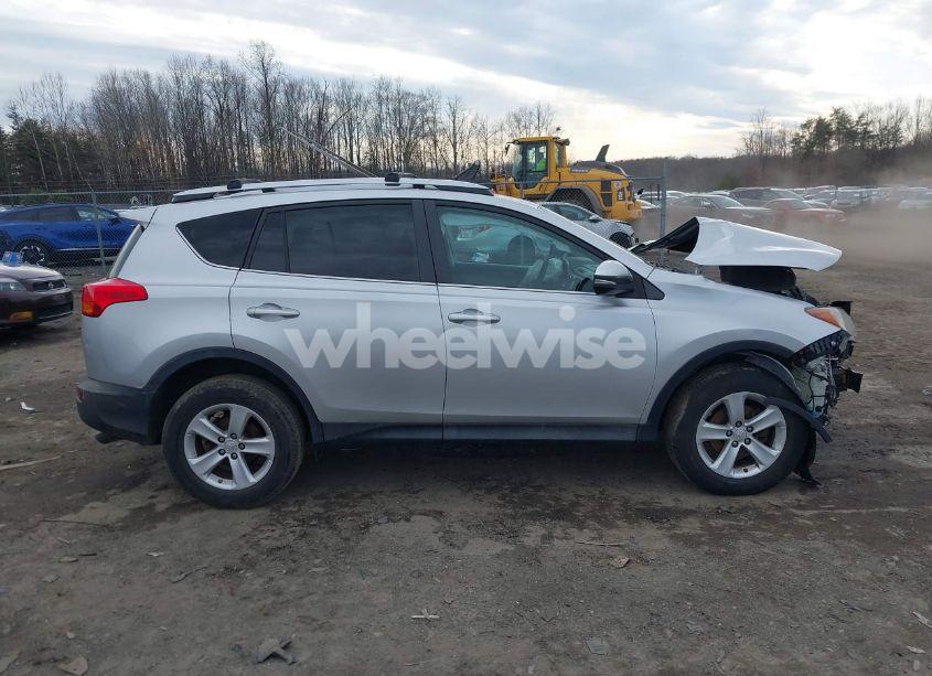 Photo 14 of 2014 Toyota Rav4 XLE (VIN 2T3RFREV0EW185202)