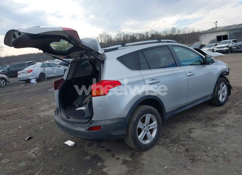 Photo 4 of 2014 Toyota Rav4 XLE (VIN 2T3RFREV0EW185202)