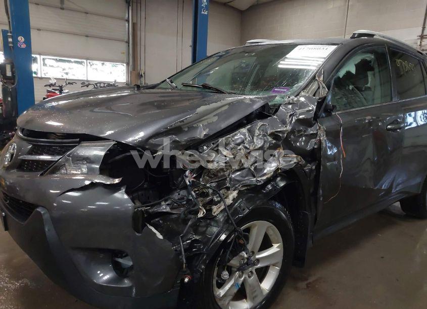 Photo 6 of 2014 Toyota Rav4 XLE (VIN 2T3RFREV0EW185541)